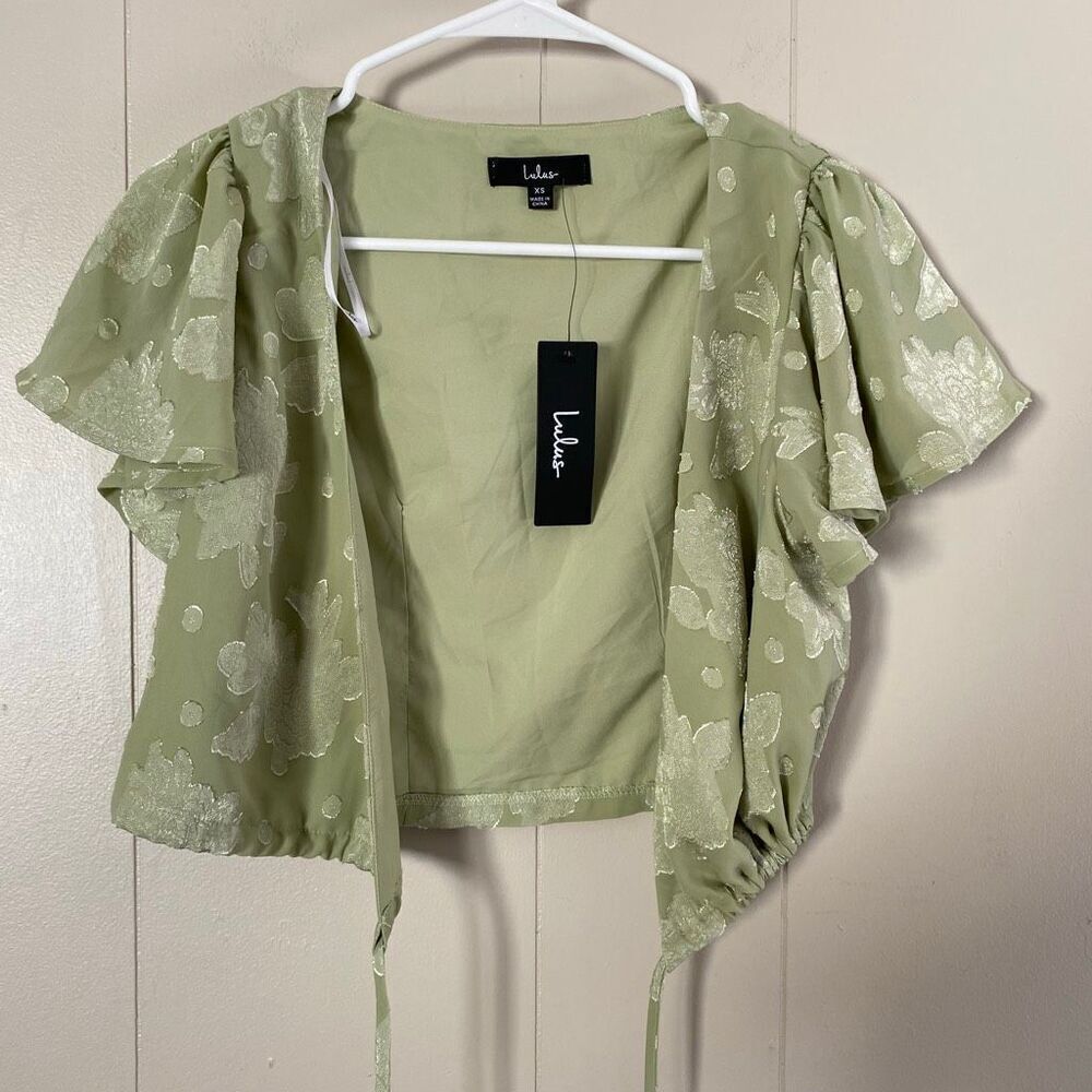 Lulus Green Floral Jacquard Puff Sleeve Tie Front Top XS NWT Elegant Blouse Sage